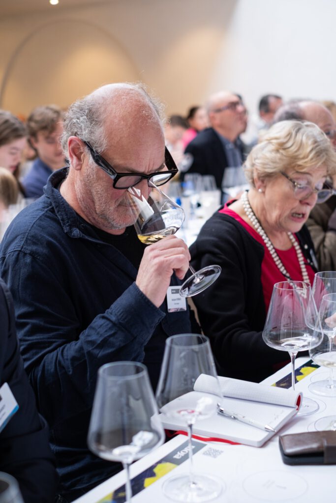 Tasting during the White Rioja Masterclass, presented by Guillaume Coret.